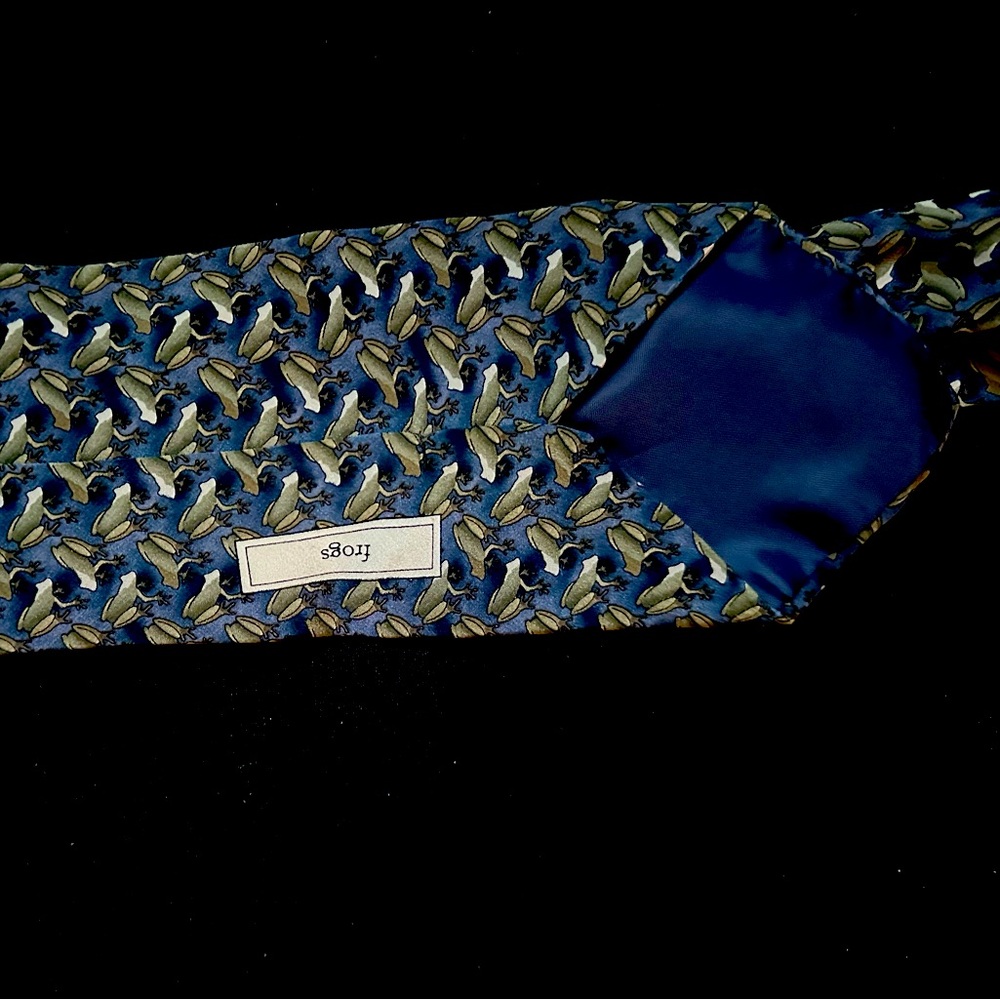 Frogs Brand Blue and White Tie – Timeless & Stylish